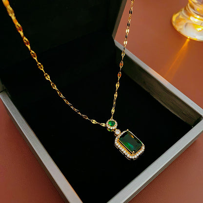 Square-cut Diamond and Emerald Necklace