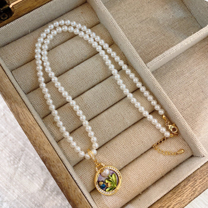 Customized oil framed Baroque pearl necklace